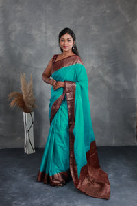 Teal Saree with Contrast Border - Thugil